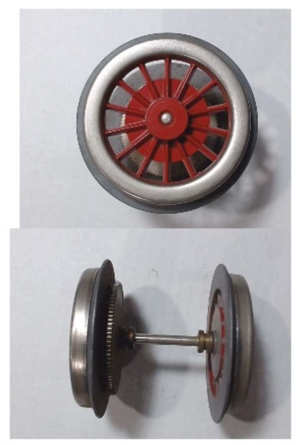 WHEEL & AXLE ASSEMBLY / RED SPOKED CENTER / FOR STANDARD GAUGE ELECTRICS / W/O TRACTION TIRE