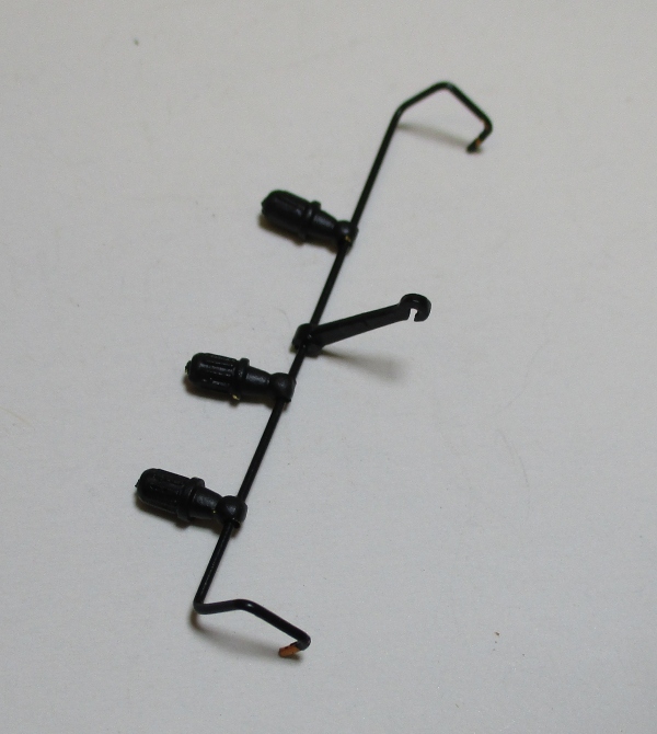 COUPLER CUT LEVER / FRONT / W/STANCHIONS / BLACK / PREMIER K-4s 4-6-2