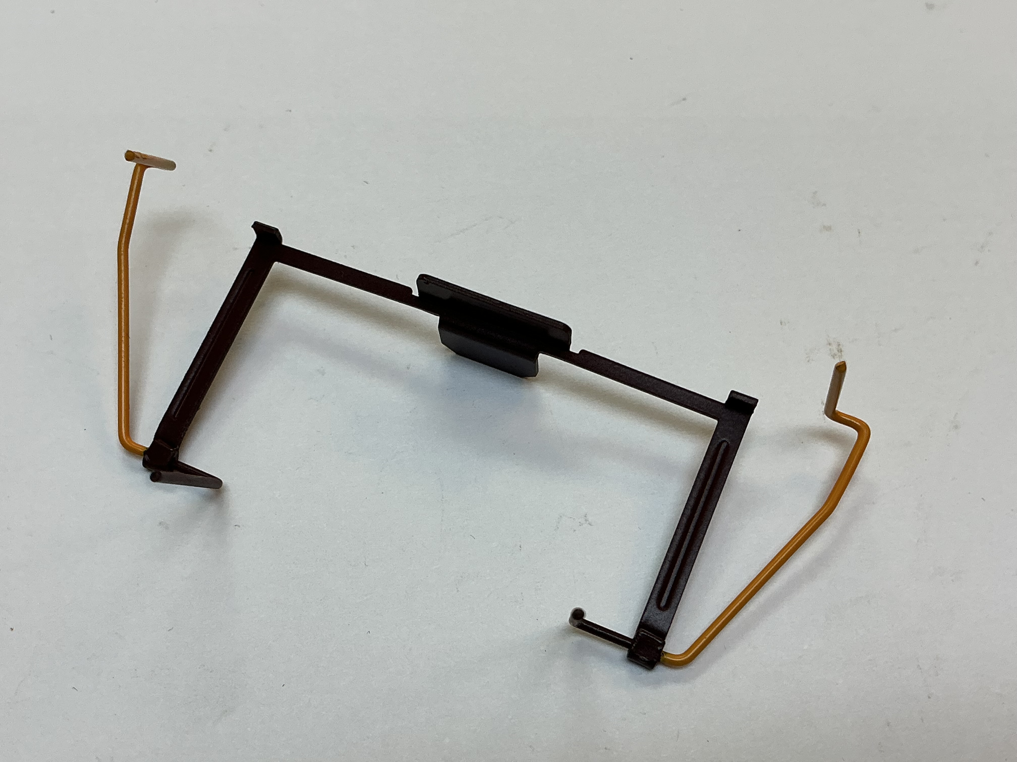 HANDRAIL / FRONT / BLACK W/DARK YELLOW / PREMIER E-33