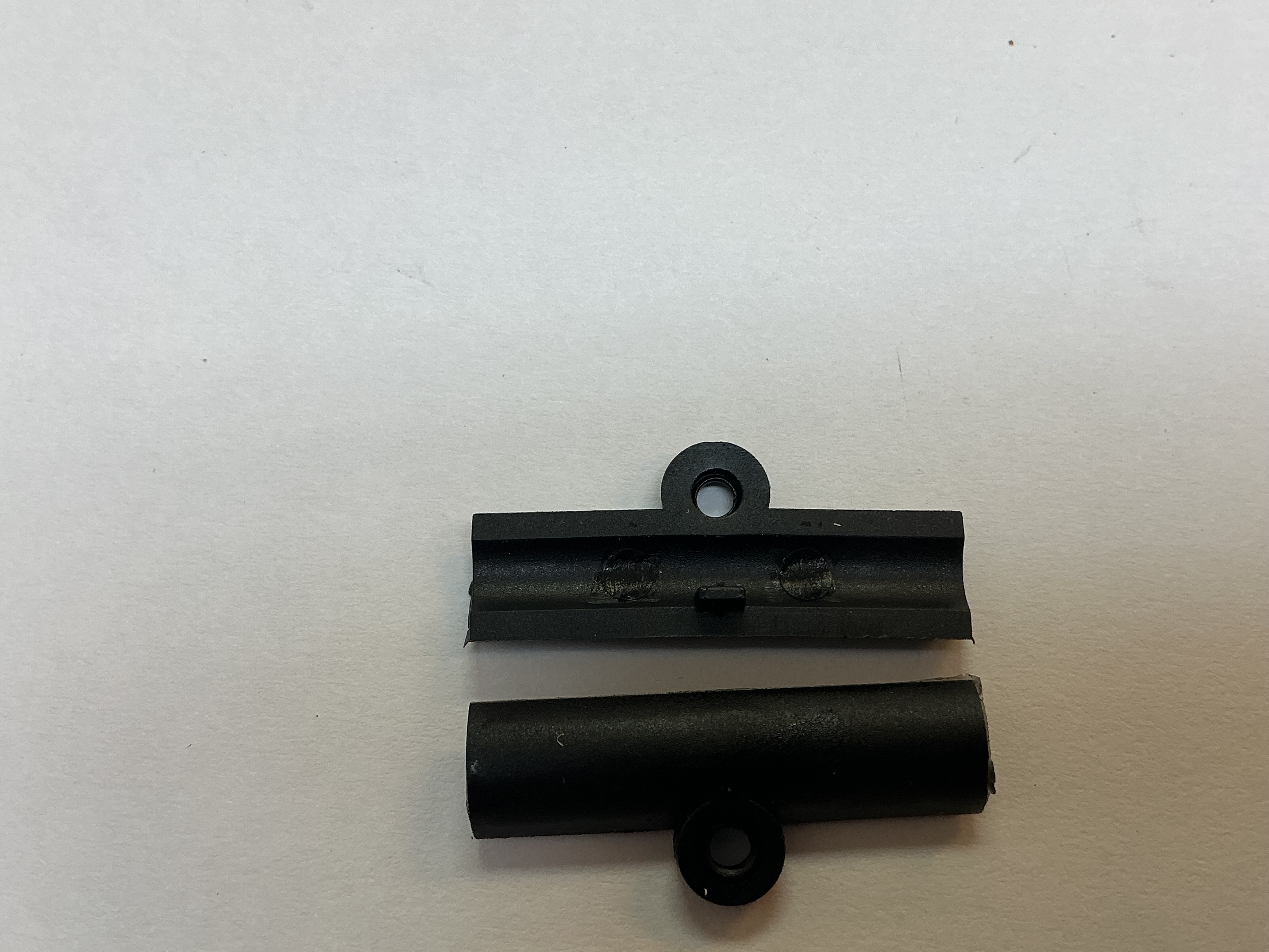 COVER / PLASTIC / PICK UP BRUSHES / FRONT OR REAR / RAILKING ONE GAUGE ES44AC