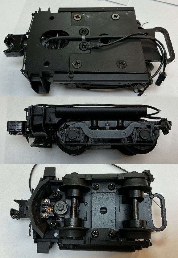4-WHEEL PILOT TRUCK / FRONT OR REAR / COMPLETE W/PROTO-COUPLER / W/CHAINS / W/AIR RESERVOIRS / BLACK / PREMIER P-5a