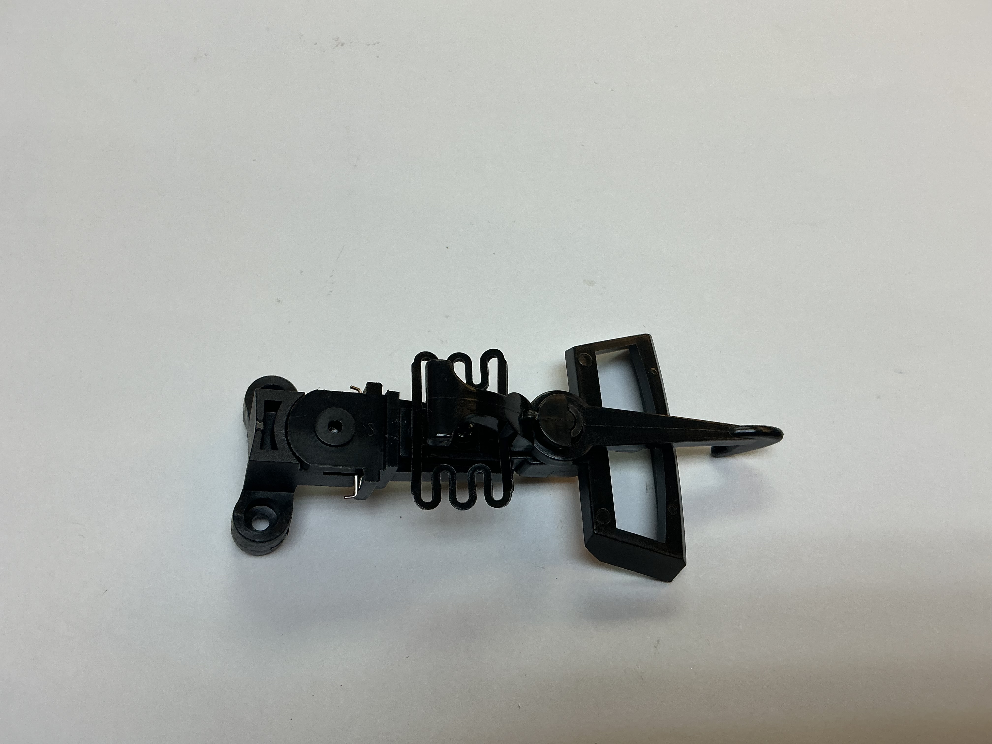 COUPLER / HOOK & LOOP / W/MOUNTING BRACKET / RAILKING ONE GAUGE ALCO PA