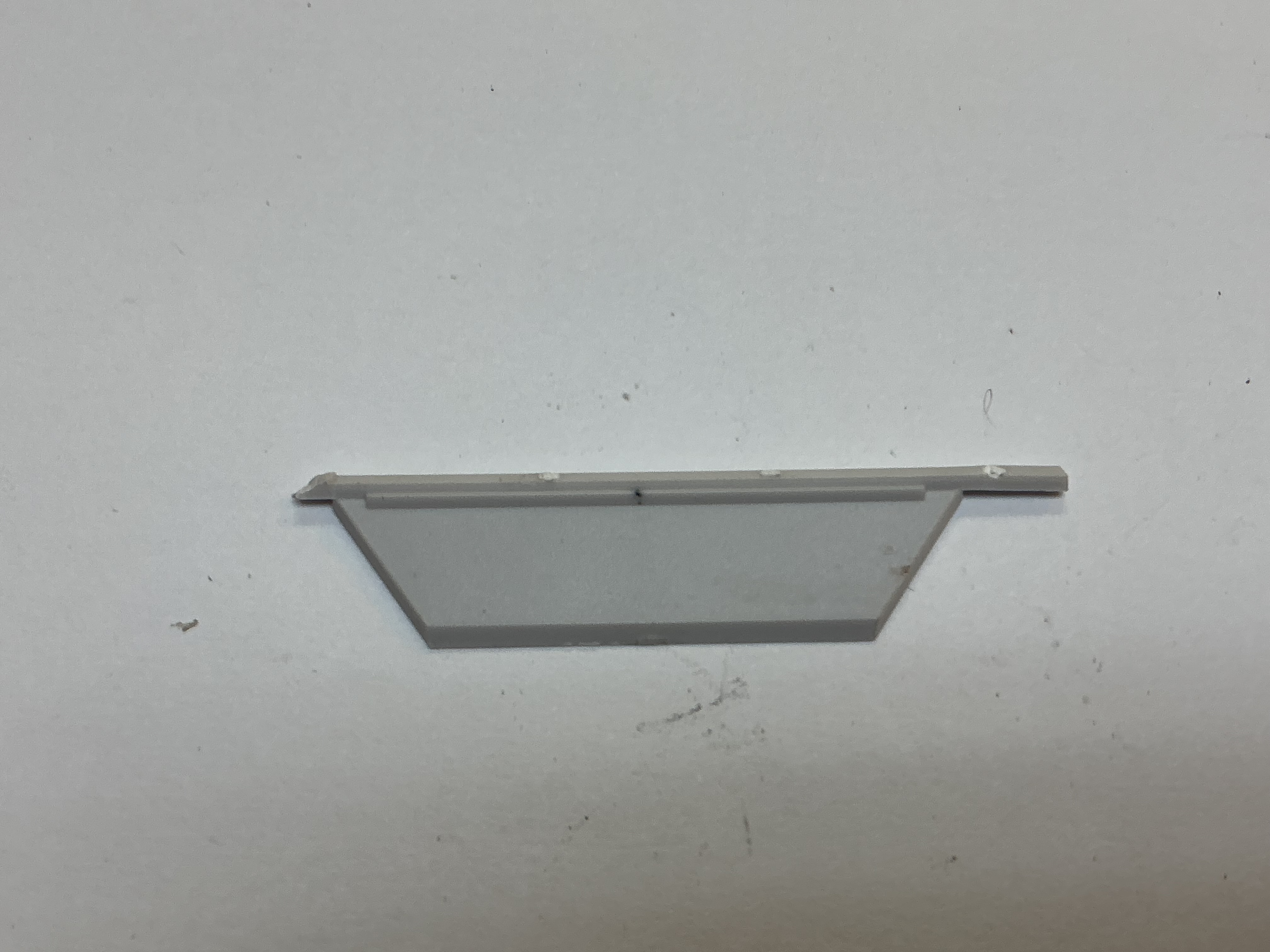 SUNSHADE / LH OR RH / UNPAINTED / RAILKING ONE GAUGE ES44AC