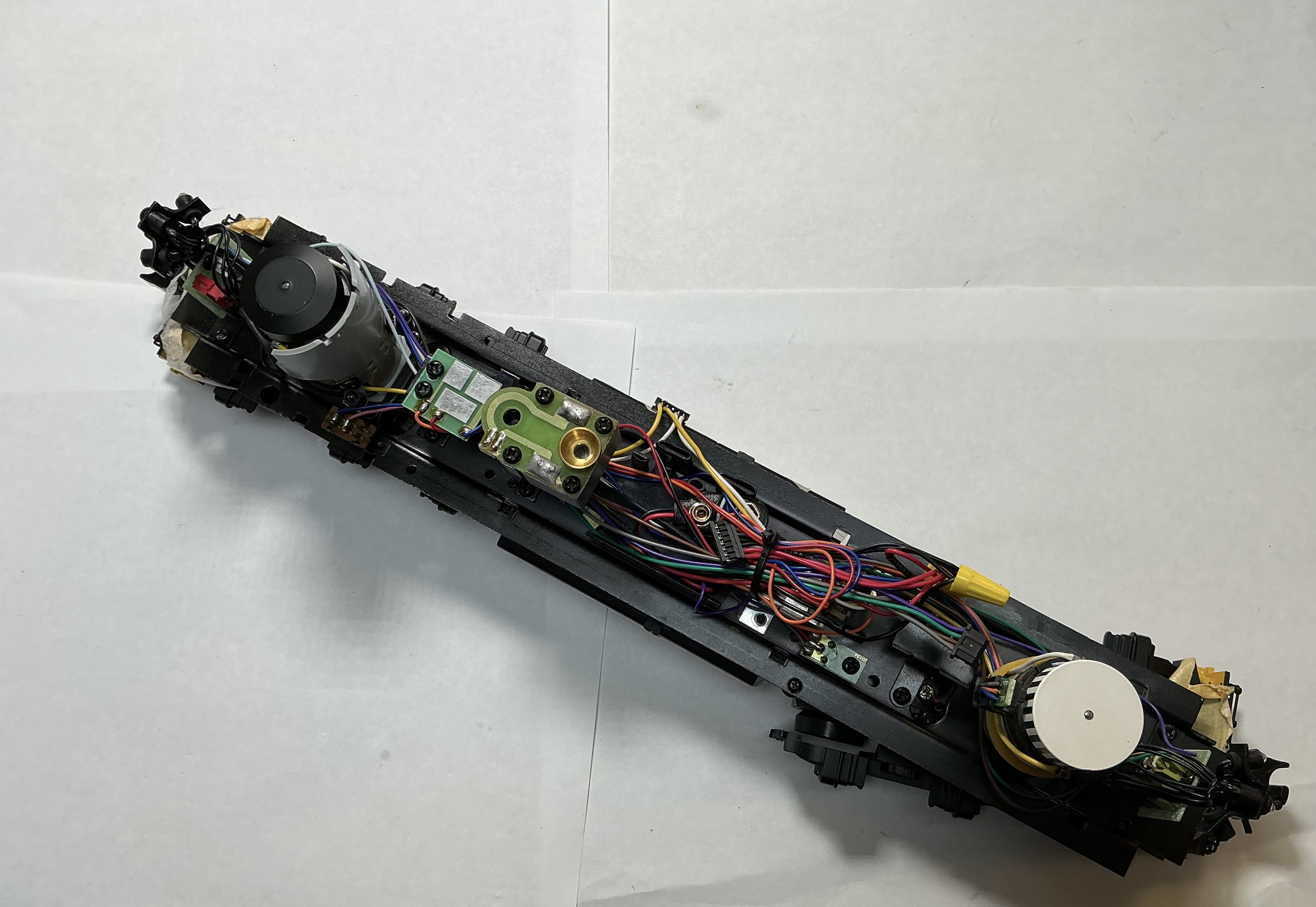 FRAME / COMPLETE / PS2 5V WIRING / BLACK PILOTS W/YELLOW STEPS / PREMIER SD24
