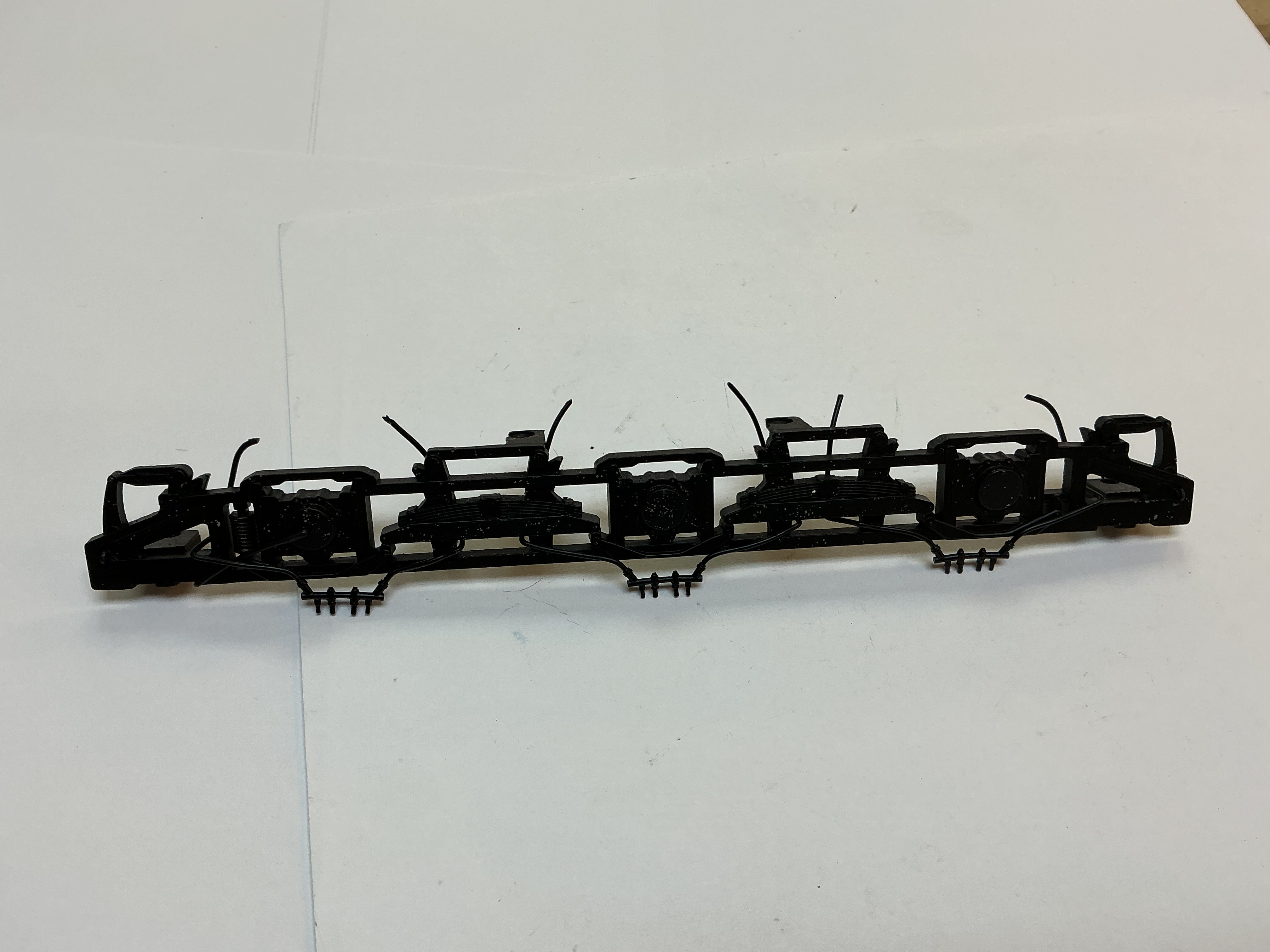 SIDE FRAME / 3-AXLE / RH / BLACK / PREMIER P-5a BOX CAB