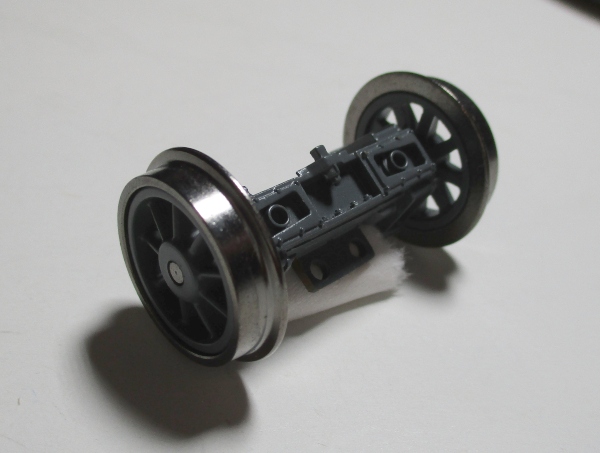 WHEEL & AXLE ASSEMBLY / PILOT TRUCK / GREY SPOKES / GREY RETAINER / PREMIER BR44