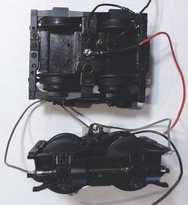 4-WHEEL TRUCK / LOCOMOTIVE REAR / BLACK / W/O YOKE / W/PICK UP ROLLER / PREMIER 3-TRUCK & 4-TRUCK SHAY / PS2 & 3 / 3-2 RAIL