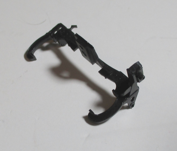 MOTION HANGER / FRONT & REAR ENGINE / PLASTIC ./ BLACK / HO SCALE CAB FORWARD 4-8-8-2