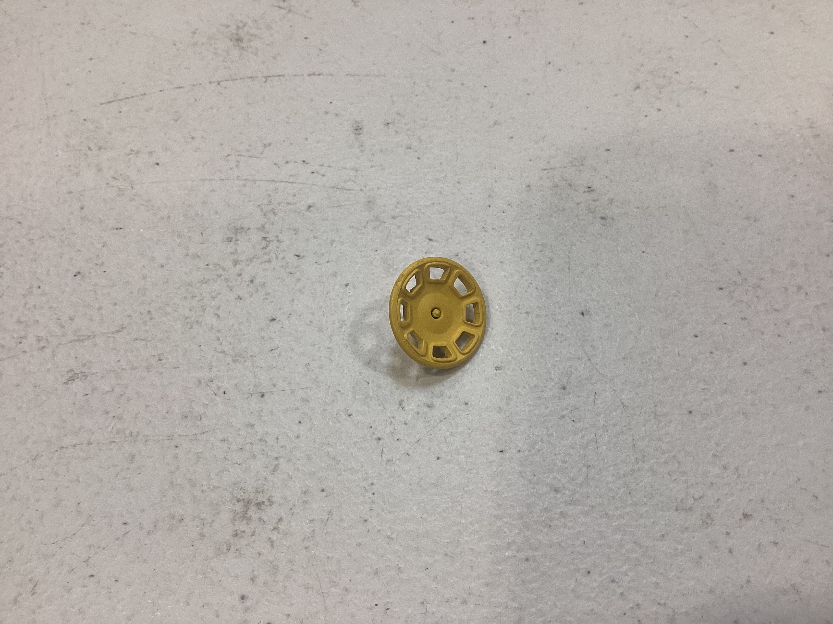 BRAKE WHEEL / YELLOW / RH FRONT / NARROW NOSE / RAILKING ONE GAUGE DASH-8
