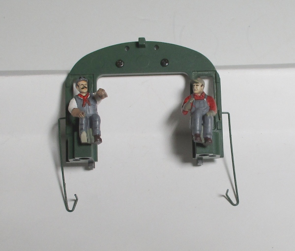 CAB REAR WALL / SOUTHERN GREEN / W/FIGURES / W/GRAY CURTAINS / W/HANDRAILS / PREMIER 0-8-0