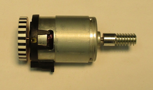 DC MOTOR / RS365SH / MD008-M15 / F/W 27mm D x 5mm THICK / WORM LENGTH 23.11mm TO 23.74mm / STRIPED / PS 3 BKT