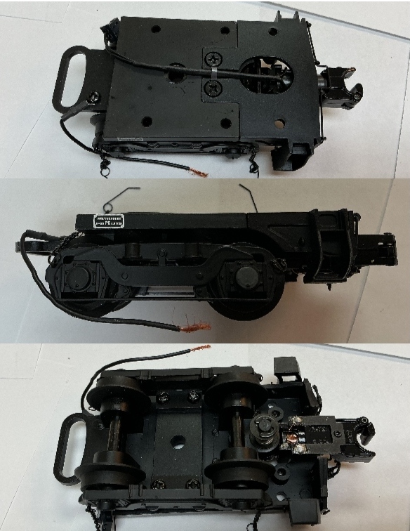 4-WHEEL PILOT TRUCK / FRONT OR REAR / COMPLETE W/PROTO-COUPLER / W/CHAINS / W/O AIR RESERVOIRS / BLACK / PREMIER P-5a