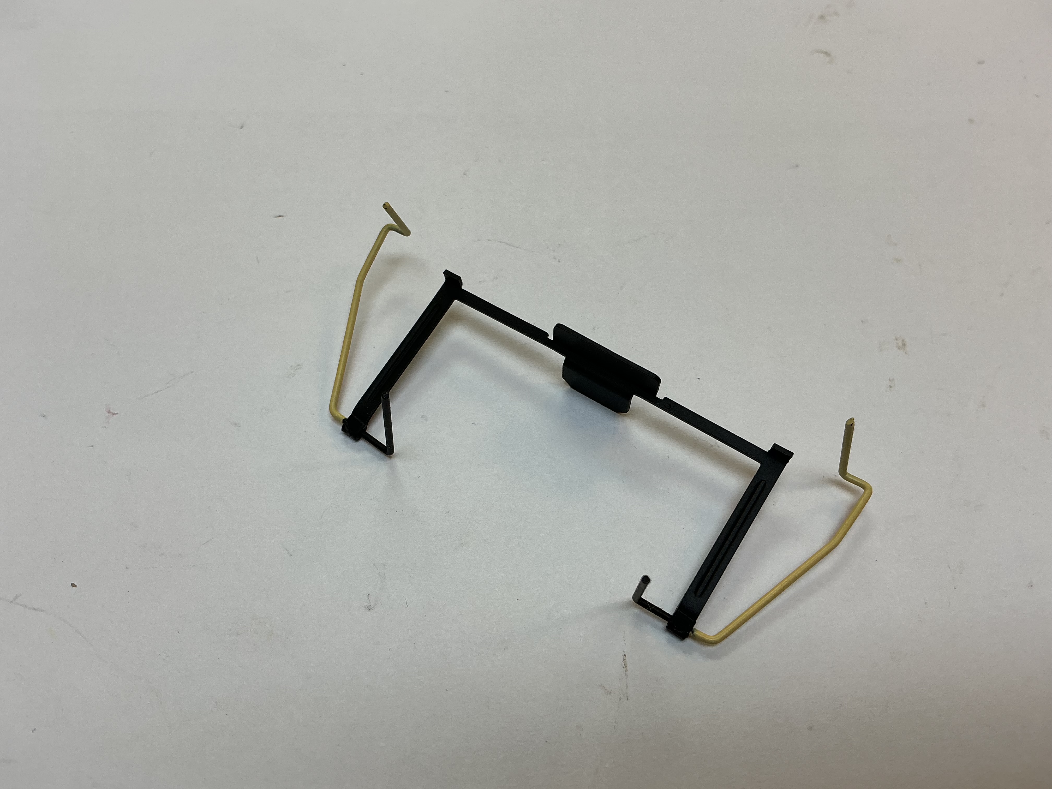 HANDRAIL / FRONT / BLACK W/YELLOW / PREMIER E-33