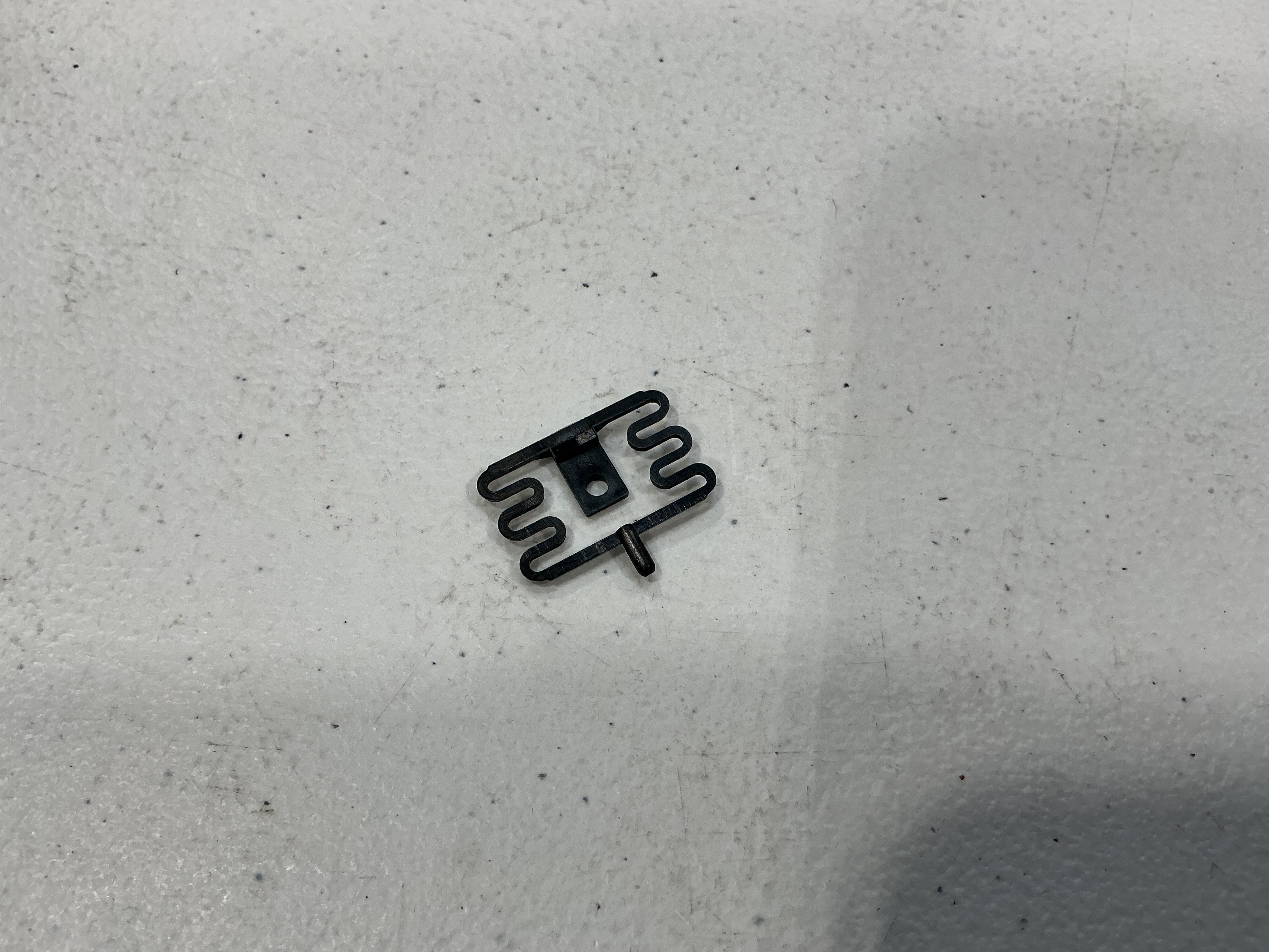 COUPLER / HOOK & LOOP / ACCORDIAN SPRING ONLY / RAILKING ONE GAUGE