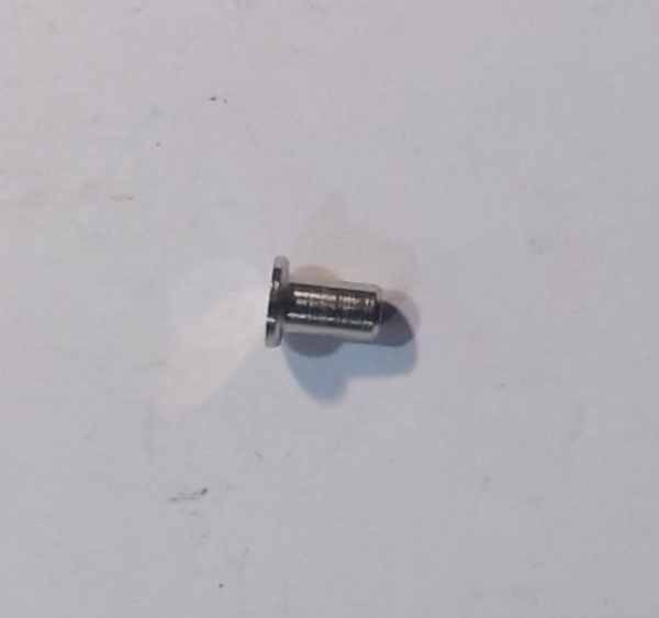 SHOULDER PIN / IDLER GEAR / 3/2 FEATURE TRUCKS / 4-WHEEL & 6-WHEEL / 3.45mm D x 6.6mm L (SHLDR 5.55mm D)