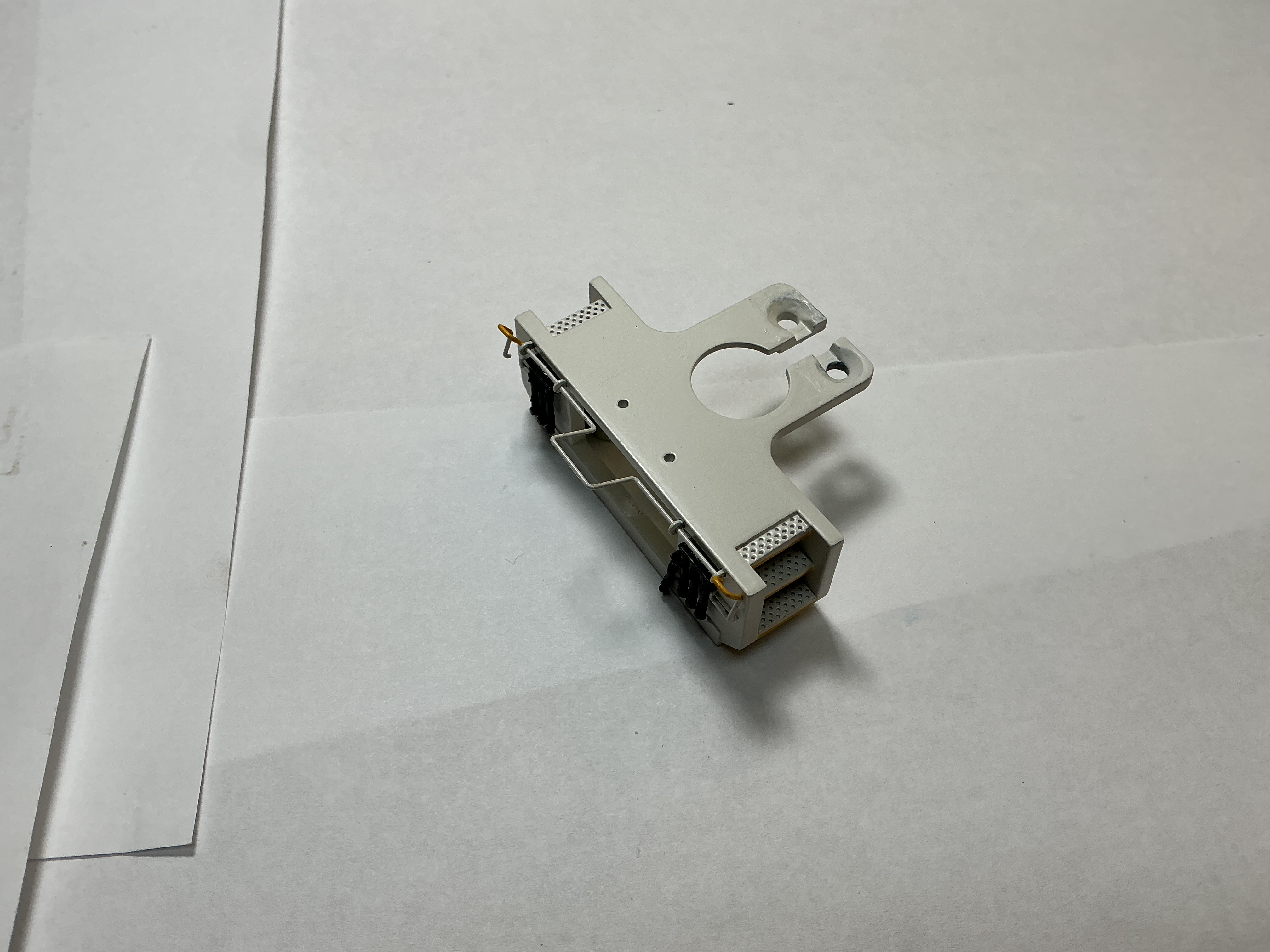 PILOT / 2 HOLE / WHITE W/WHITE / W/CUT LEVER & BRAKE HOSES / PREMIER SD60M