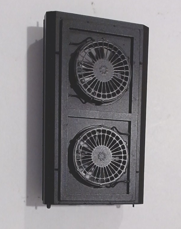 RADIATOR HATCH / REMOVABLE / BLACK / HO SCALE SD70ACE