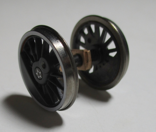 WHEEL & AXLE ASSEMBLY / DRIVER / W/BEARINGS / WHITE RIMS / W/CRANK PINS / HO SCALE CAB FORWARD 4-8-8-2