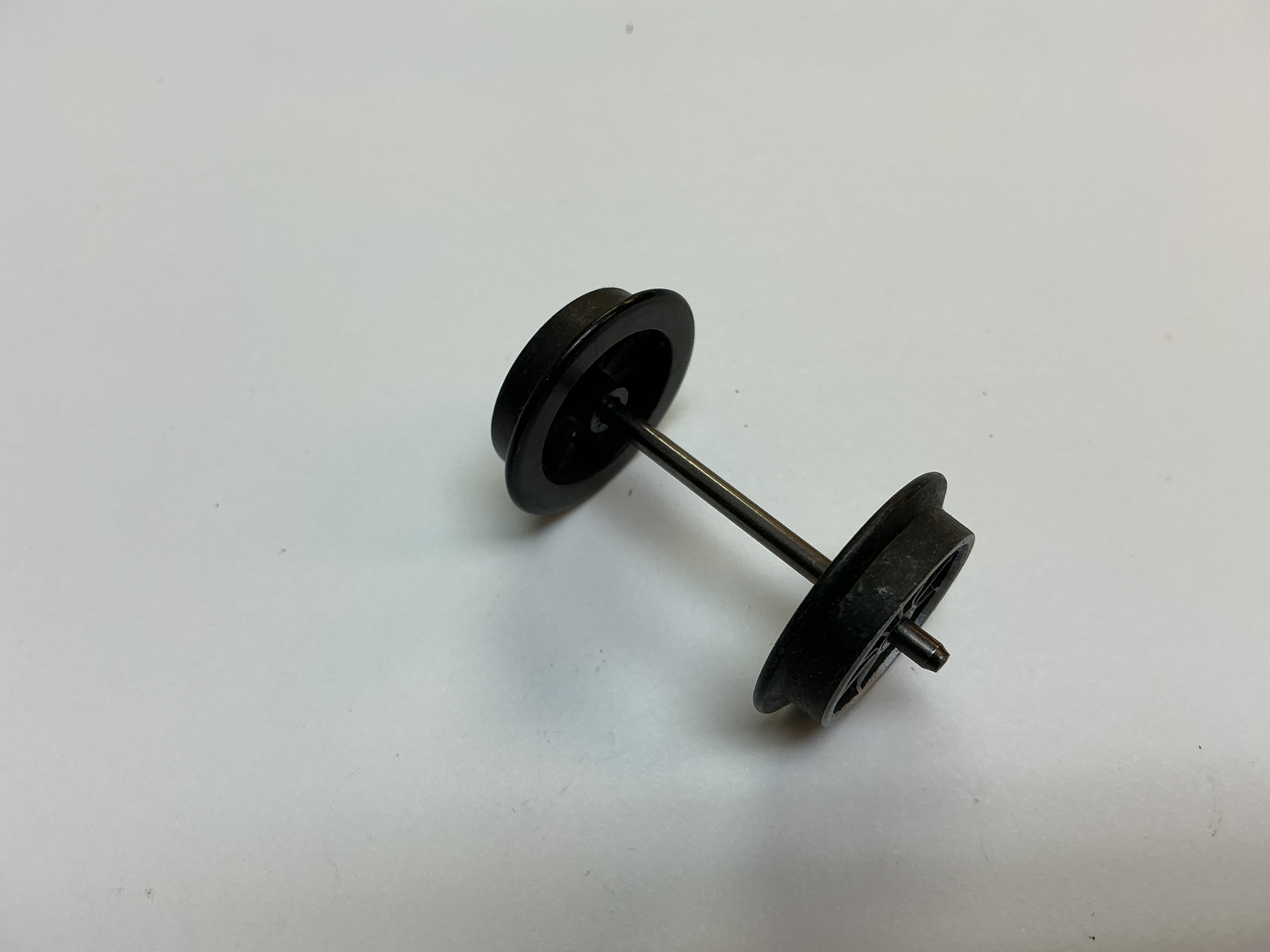 WHEEL & AXLE ASSEMBLY / SPOKED / TENDER TRUCK / W/SILVER SPOKES / PREMIER AMERICAN & ESE 4-4-0