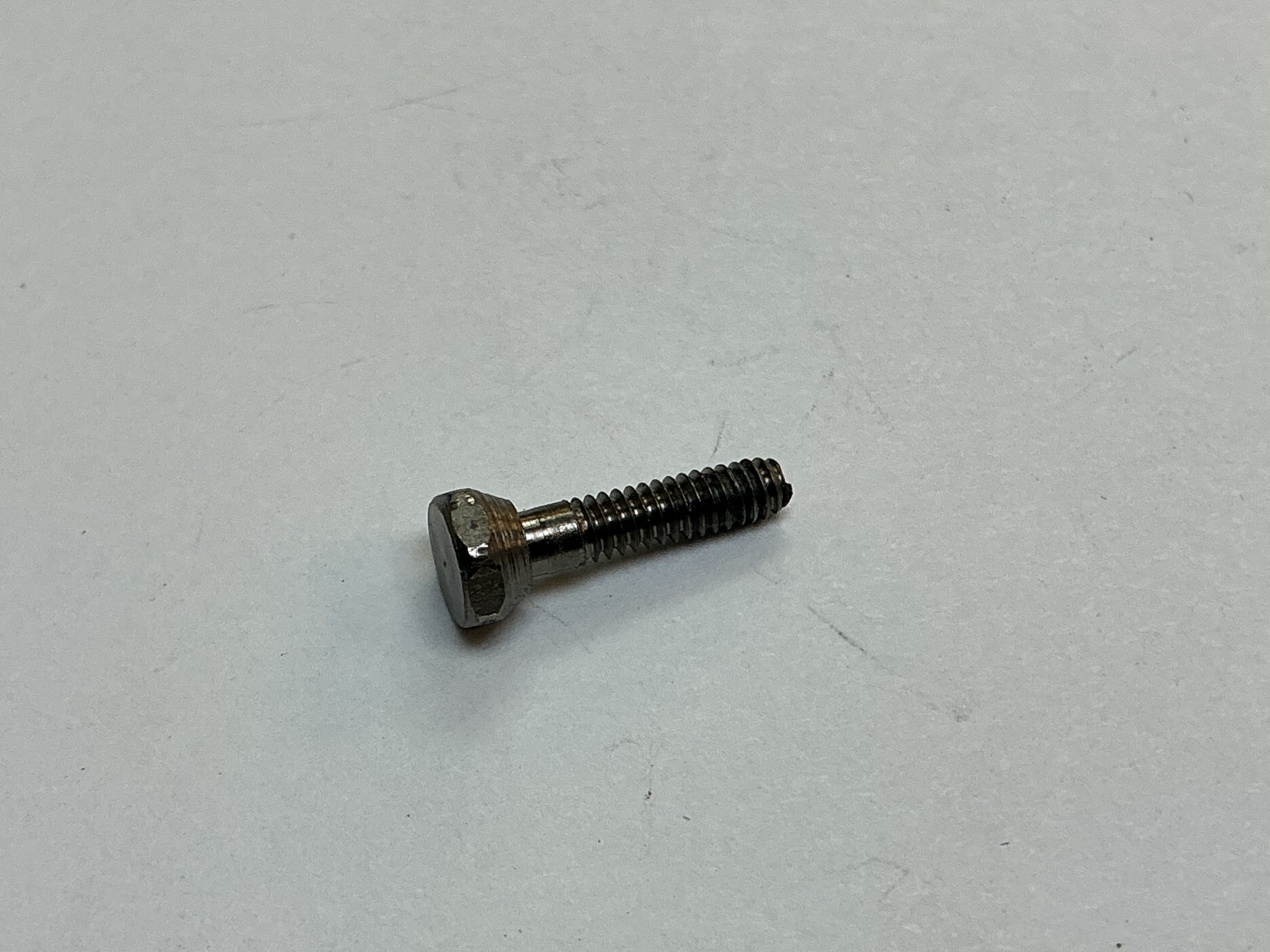 ECCENTRIC SCREW / BLACKENED / 4-48 x 0.38in L