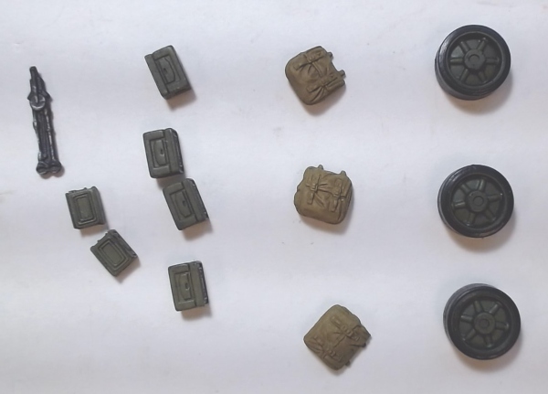 ACCESSORY PARTS FOR SHERMAN TANK / AS SHOWN