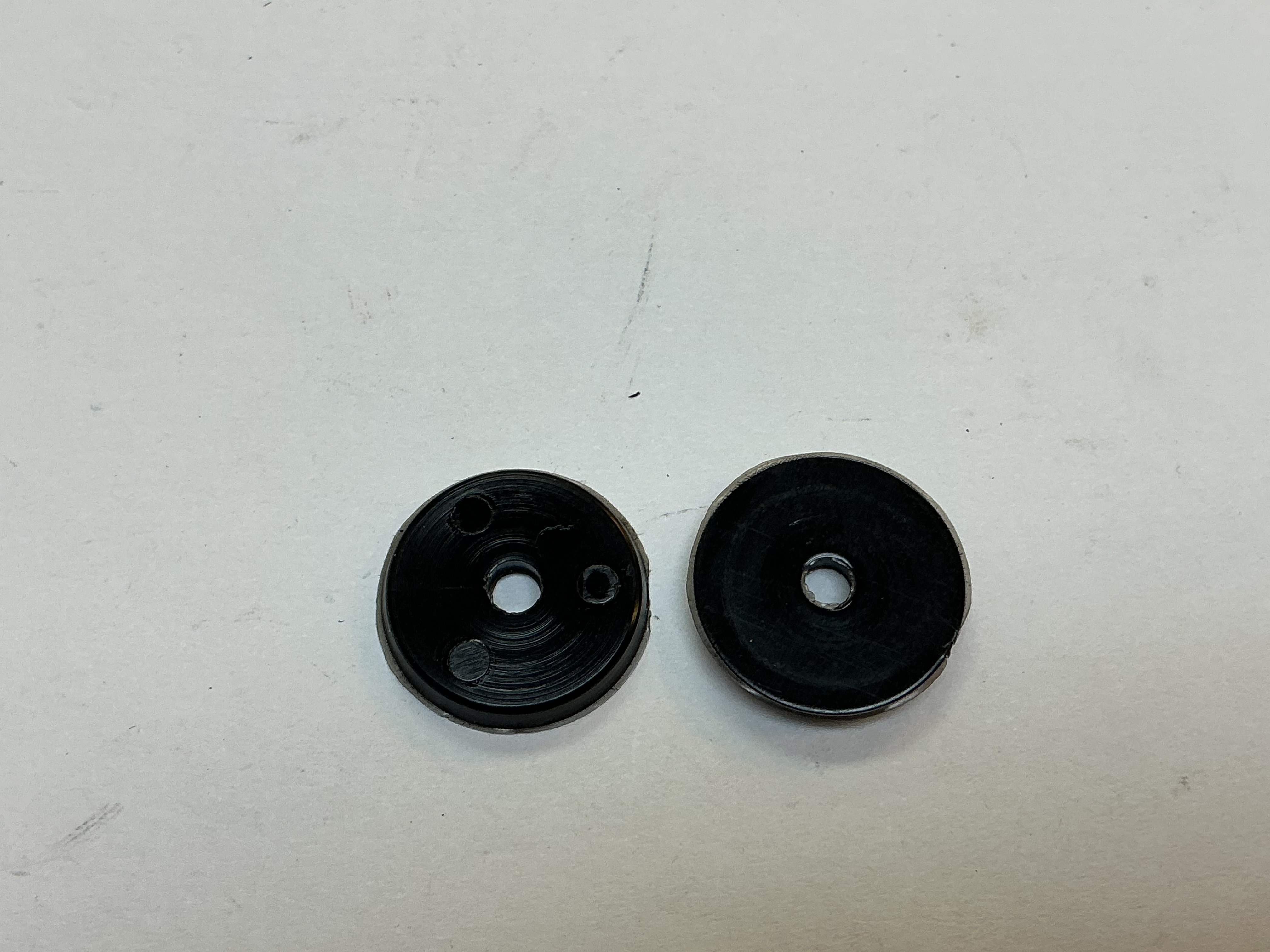 WASHER / PLASTIC / 16.59mm O.D. x 3.25mm I.D. x 2.2mm THICK / RAILKING ONE GAUGE F-3 & F-7