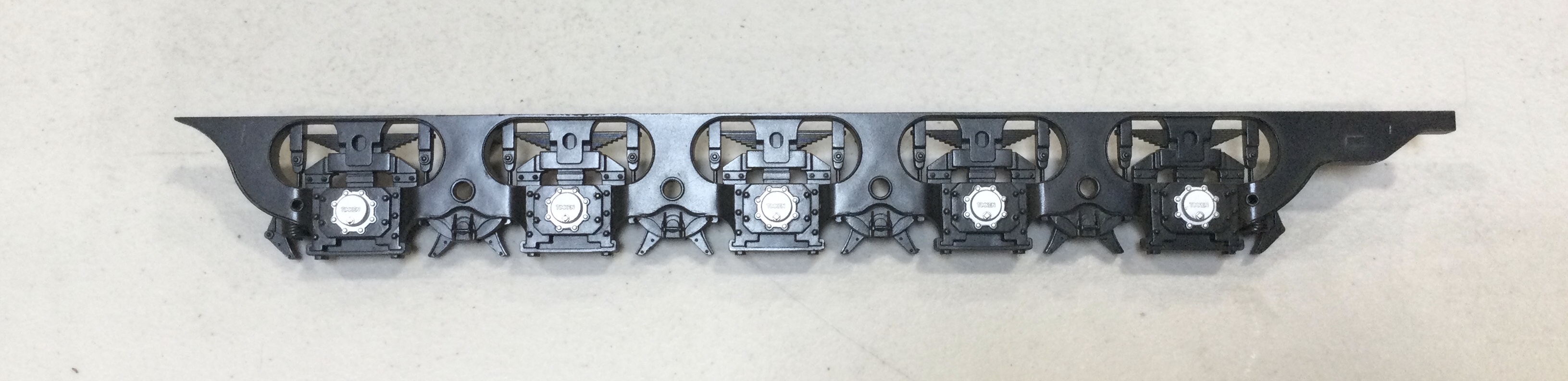 SIDE FRAME / 5-AXLE / CENTIPEDE / LH / TENDER / BLACK W/SILVER CAPS / RAILKING ONE GAUGE BIG BOY & CHALLENGER