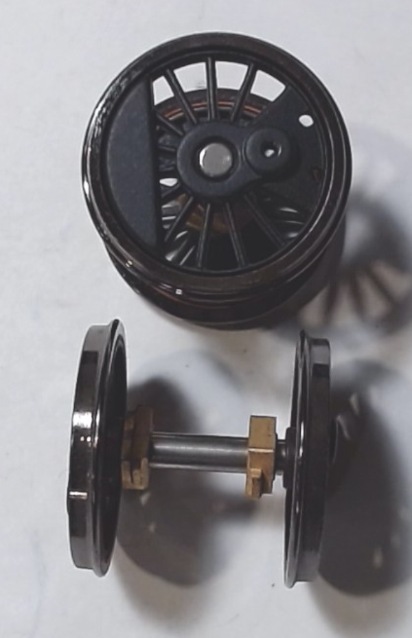 WHEEL & AXLE ASSEMBLY / 1st & 4th DRIVER / W/O GEAR / W/O TRACTION TIRE / HO SCALE N&W J 4-8-4