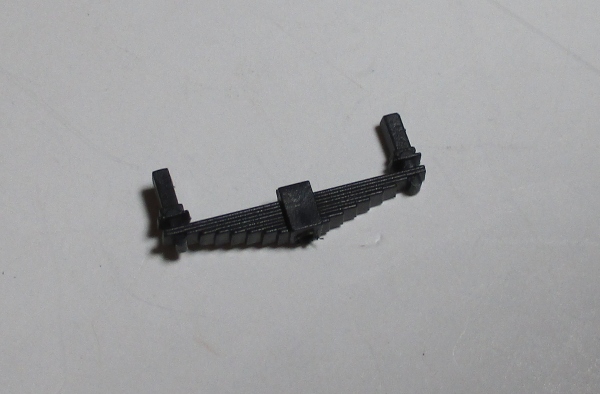 LEAF SPRINGS / BLACK / DRIVERS 1 - 4- 5 / MOUNTS UNDER FRAME / LH OR RH / PREMIER BR44 & SNCF 150X