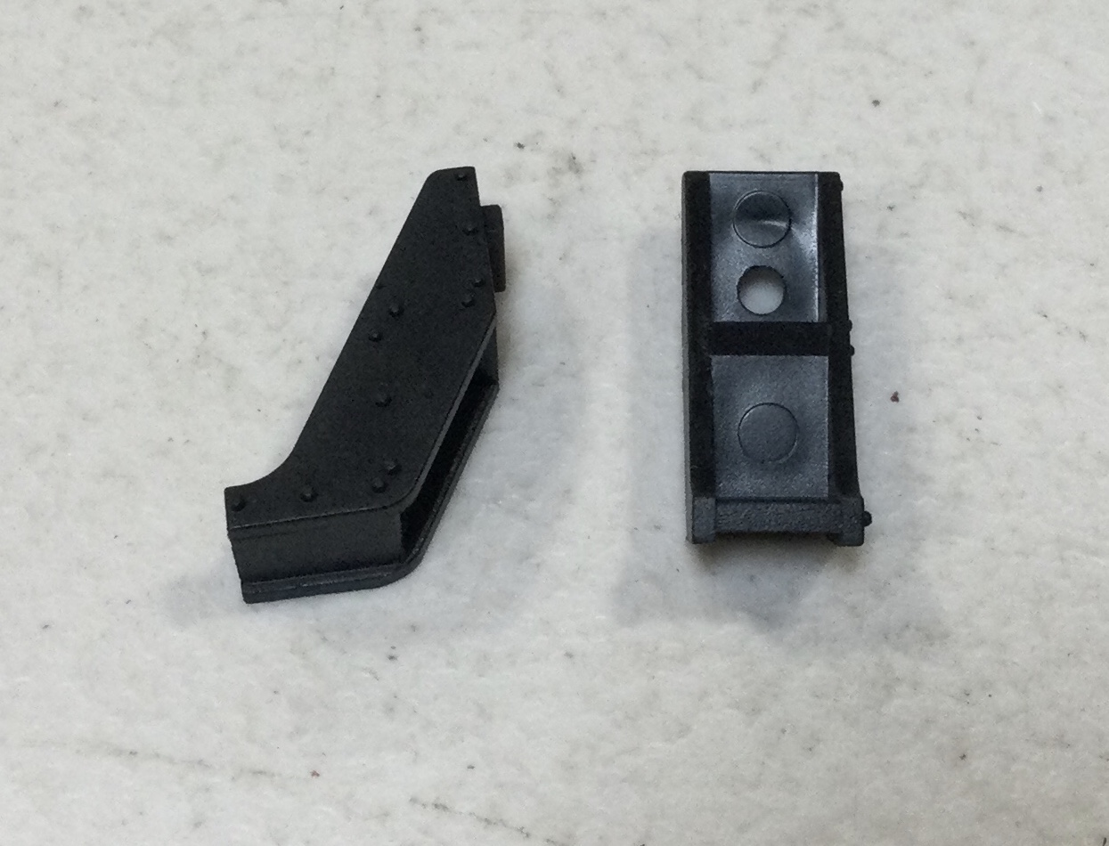 STEP / RH OR LH / PILOT MOUNTED / BLACK / RAILKING ONE GAUGE BIG BOY & CHALLENGER