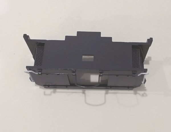 PILOT / TRUCK MOUNTED / UP GRAY W/WHITE STRIPES / W/COUPLER CUT LEVER / RAILKING ONE GAUGE SD70AH