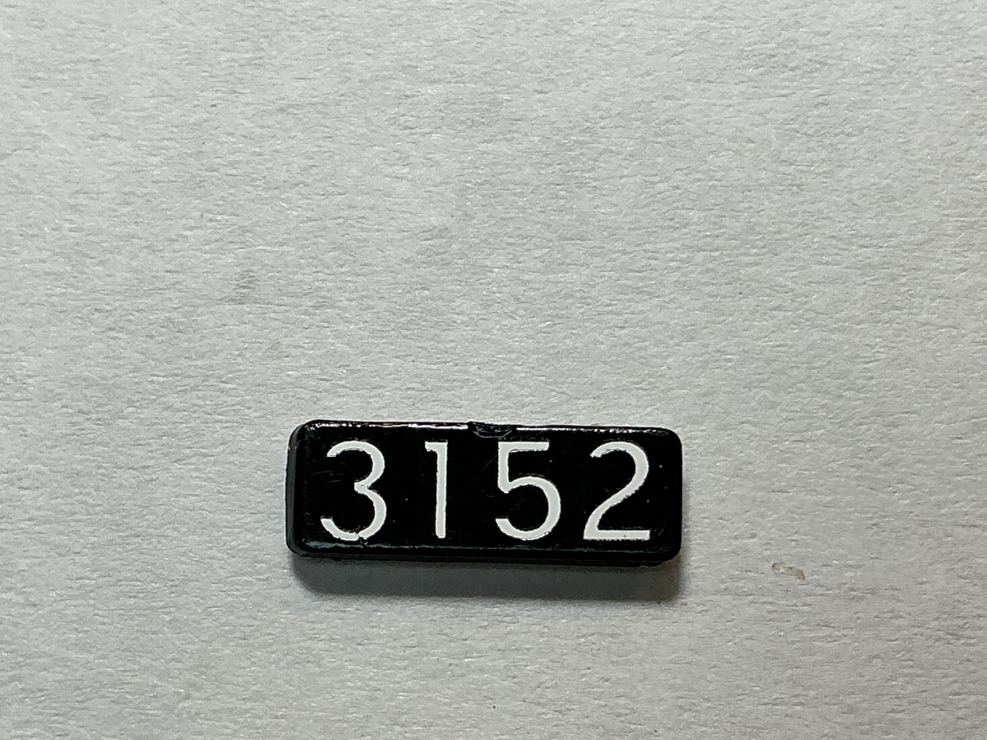 NUMBER BOARD / RH OR LH / FRONT OR REAR / #3152 / PREMIER GP-40
