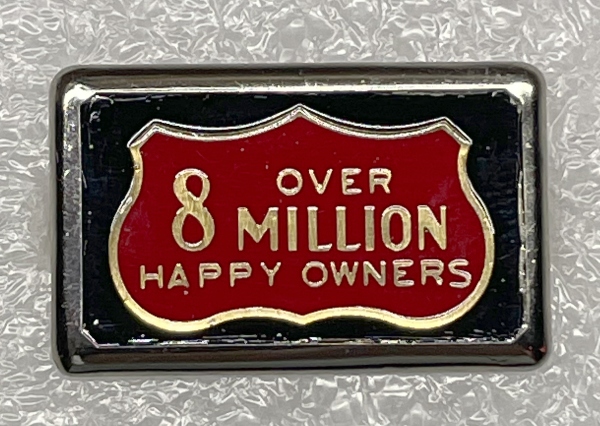 PLAQUE / OVER 8 MILLION HAPPY OWNERS / BLACK, RED & NICKEL / TINPLATE STANDARD GAUGE A/F FREIGHT CARS