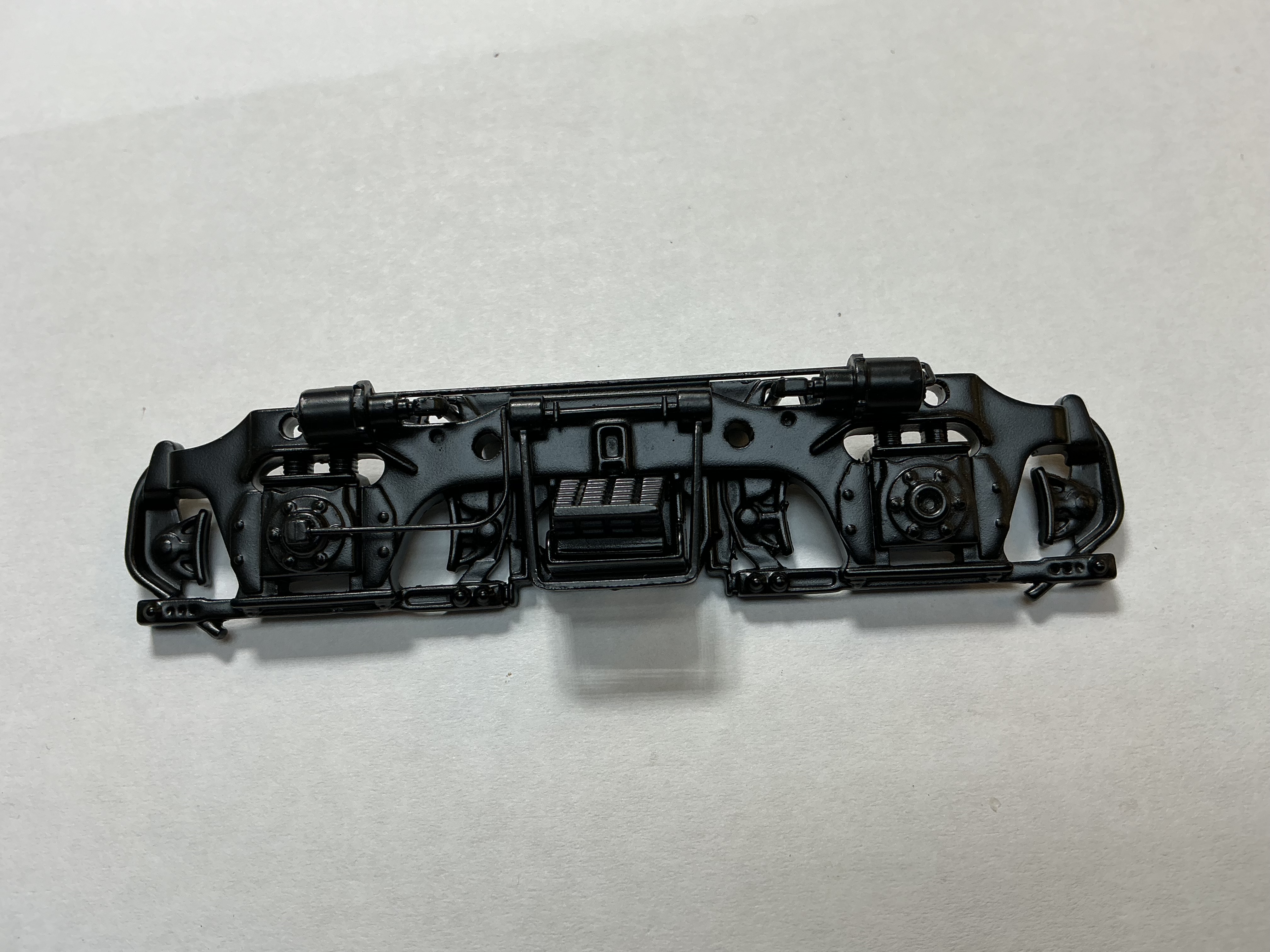 SIDE FRAME / 2-AXLE / BLACK / W/BRAKE CYLINDERS & SEPARATE AIR LINE & STABILIZER BAR / BOTTOM MOUNT / PREMIER GP-40 / GP-7 / GP-9 / F-3