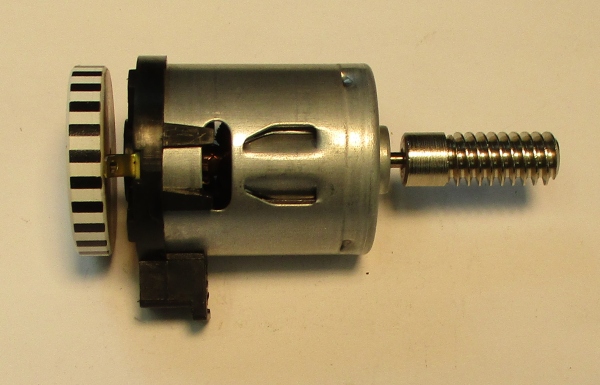 DC MOTOR / RS365SH / MD107-M36 / F/W 27mm D x 5mm THICK / WORM LENGTH 27.6mm TO 27.71mm / STRIPED / PS 2 BKT