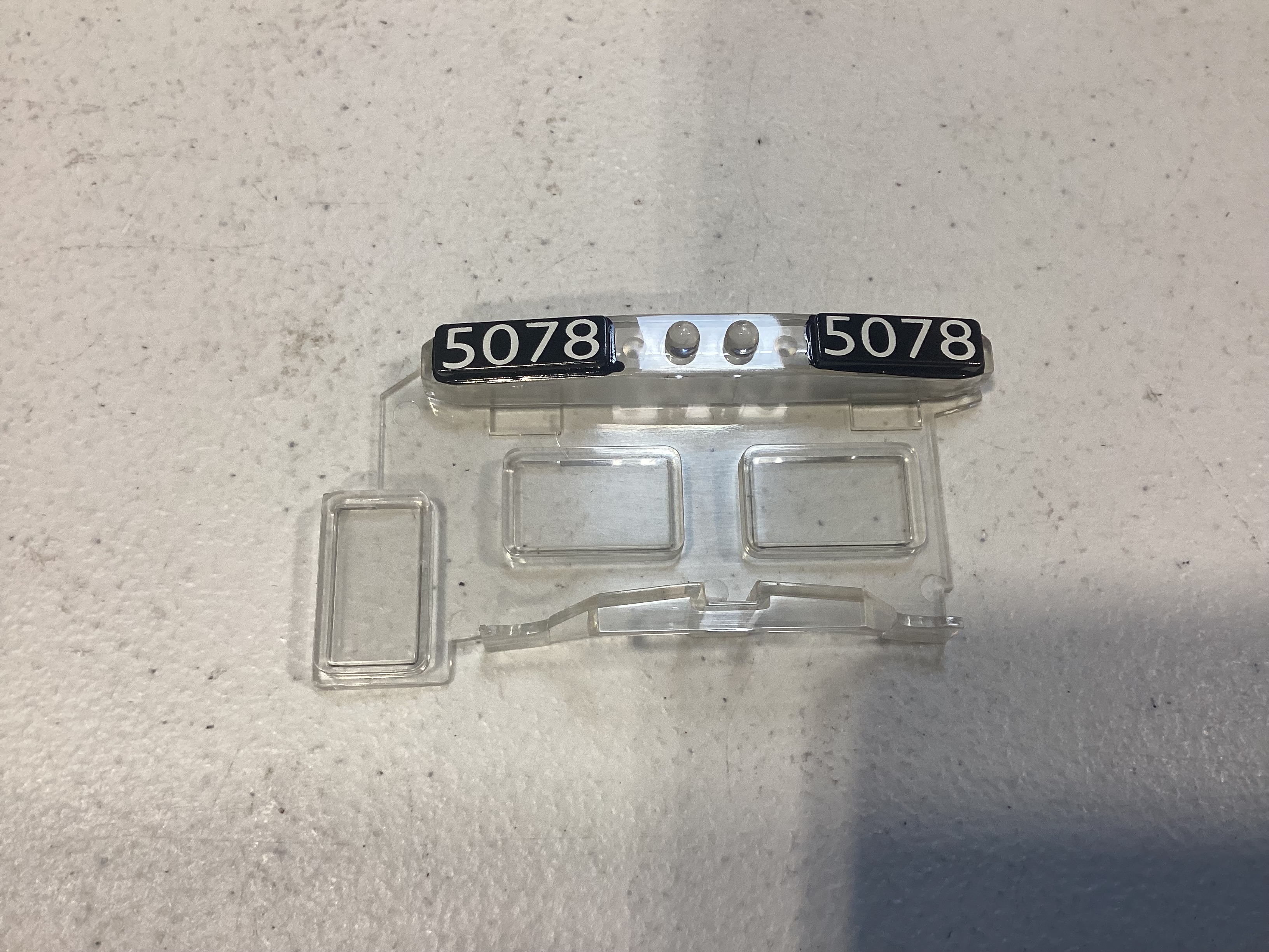 NUMBER BOARD / & WINDSHIELD INSERT / #5078 / NARROW NOSE / RAILKING ONE GAUGE DASH-8