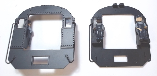 CAB REAR WALL / BLACK / W/FIGURES / PREMIER LIGHT MIKADO 2-8-2