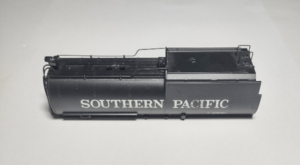 SHELL / DIE-CAST / SOUTHERN PACIFIC #4135 / W/BACK UP LIGHT & LADDERS / HO SCALE CAB FORWARD 4-8-8-2