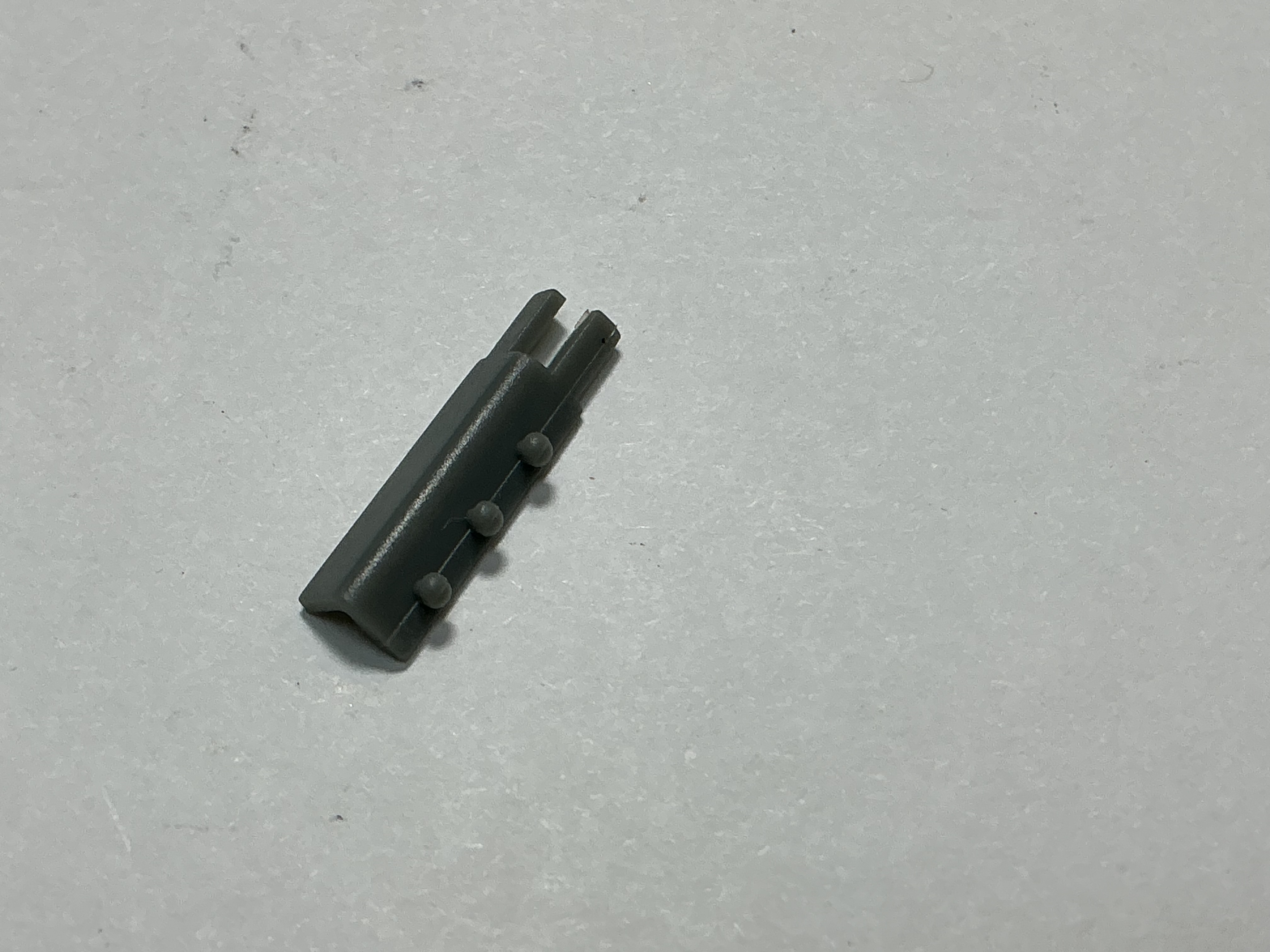 MUD FLAP MOUNTING BRACKET / LH / UNDECORATED / PREMIER 20ft PUP TRAILER