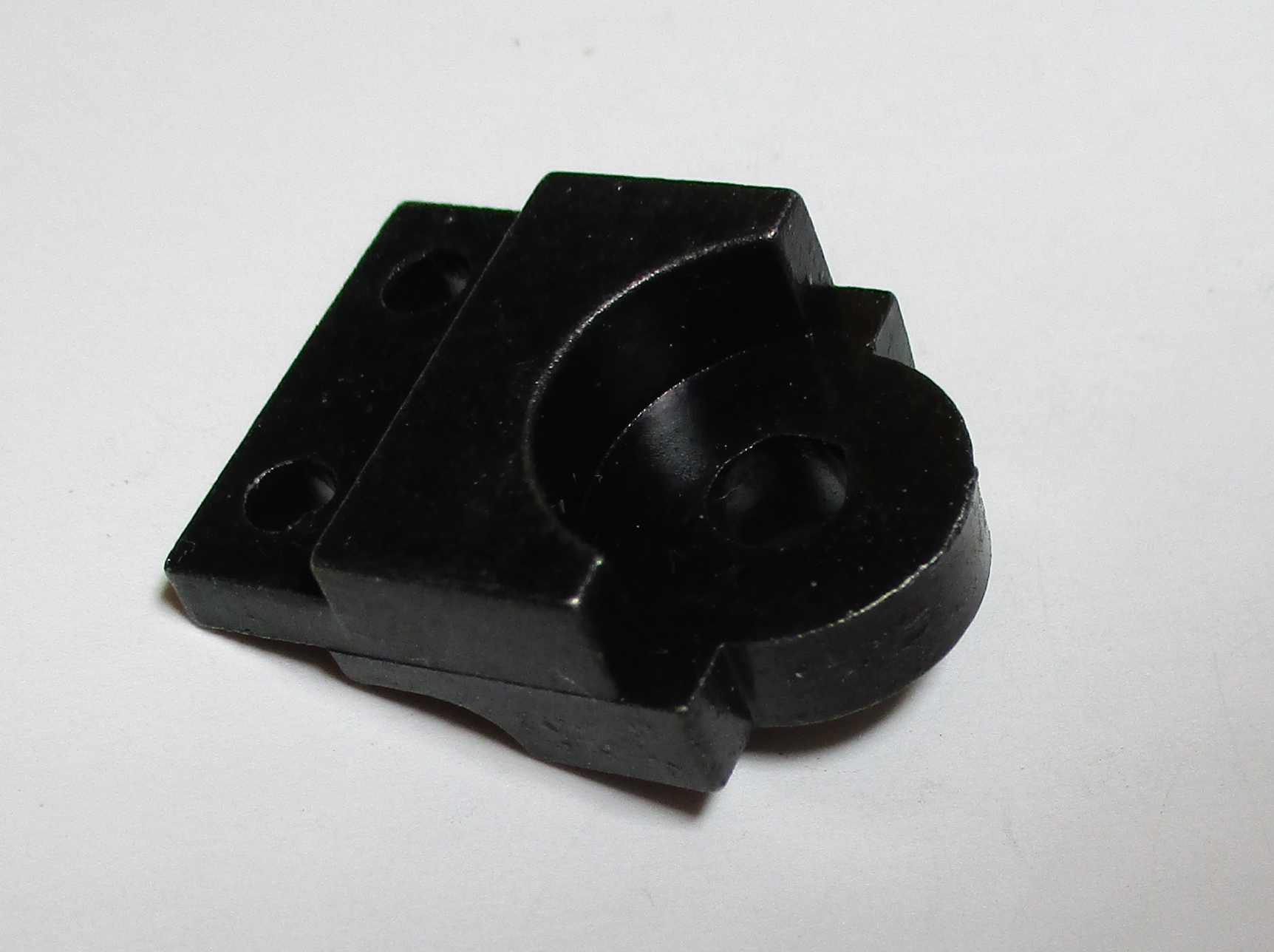 BRACKET / COUPLER MOUNT / DIE-CAST / FRONT TRUCK ONLY / PREMIER 3-TRUCK & 4-TRUCK SHAY