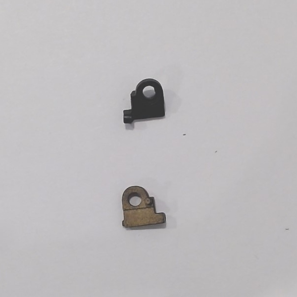 CAB APRON HINGE / RH / BLACK / PS 2 & 3 / PREMIER BIG BOY 4-8-8-4