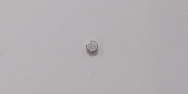 MAGNET / RARE EARTH / HOLDS ON REMOVABLE HATCHES / HO SCALE LOCOMOTIVES