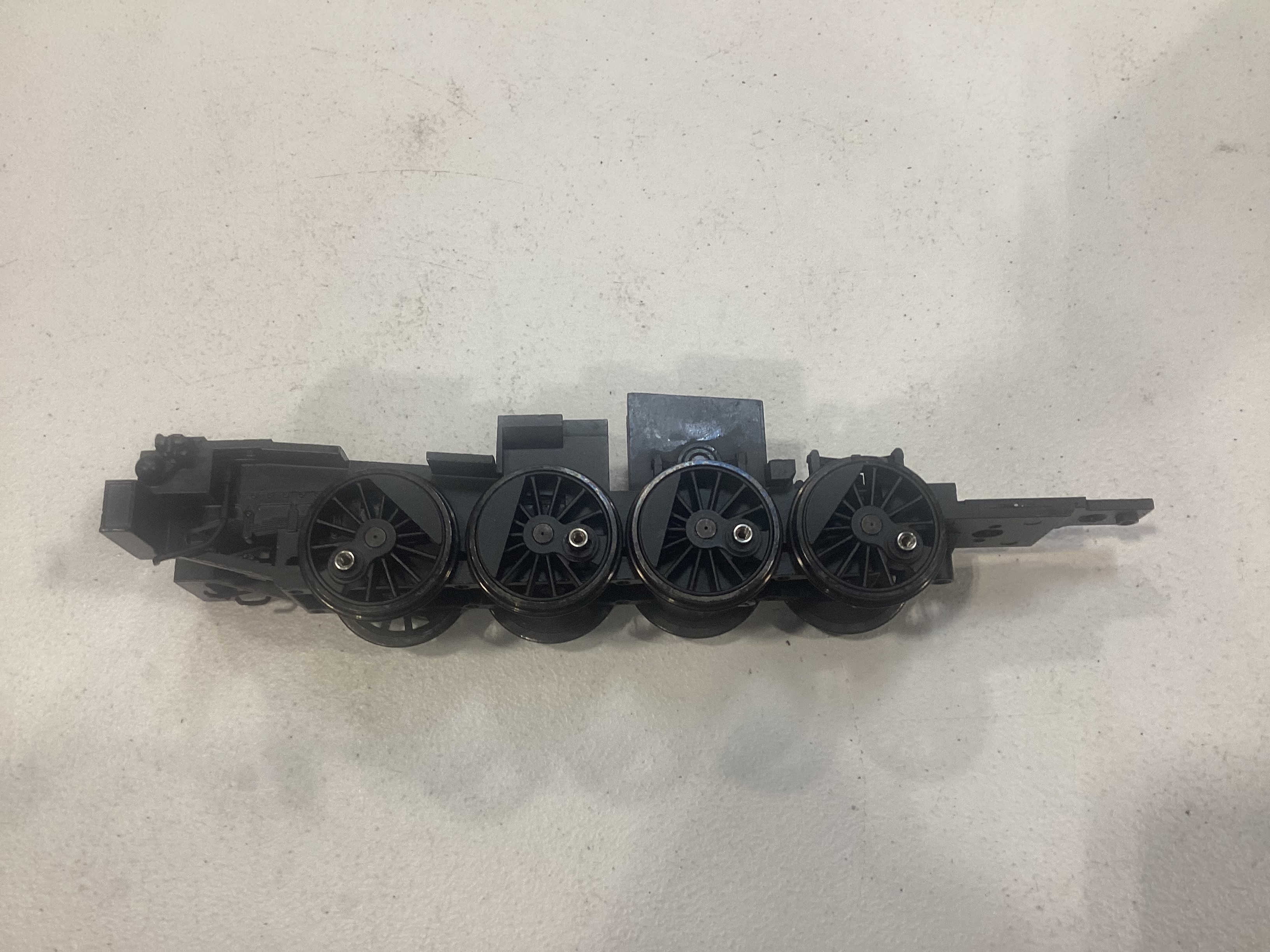 DRIVE BLOCK / 4-AXLE / SCALE WHEELS / BLACK / 2-RAIL / W/O BRAKE SHOES / PREMIER H-10 2-8-0
