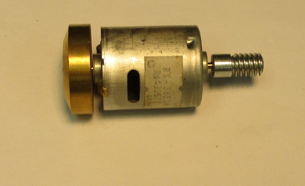 DC MOTOR / RS365SH / MD001-M8 / F/W 30mm D (TAPERED) x 9mm THICK / WORM LENGTH 21.57mm / BRASS / PS 1