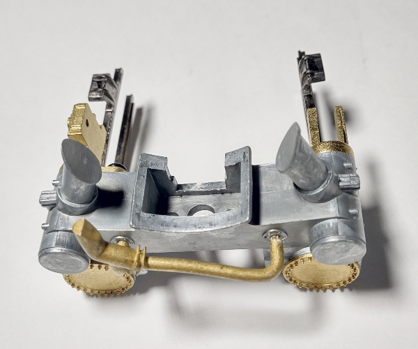 STEAM CHEST / W/BLACKENED ALLIGATOR CROSSHEAD GUIDES / W/VALVE GUIDES / UNDECORATED / PREMIER MOHAWK 4-8-2