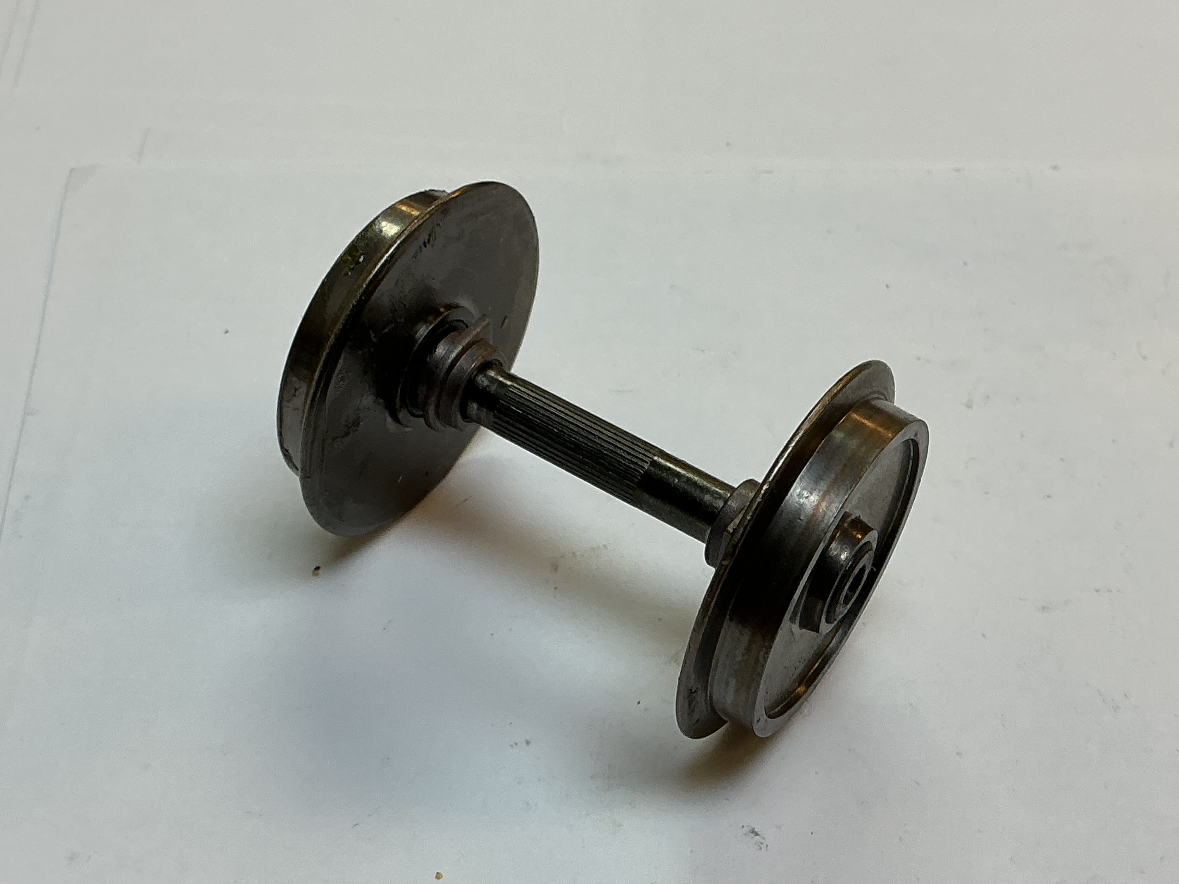 WHEEL & AXXLE ASSEMBLY / NON-POWERED / RAILKING ONE GAUGE F-3 & F-7