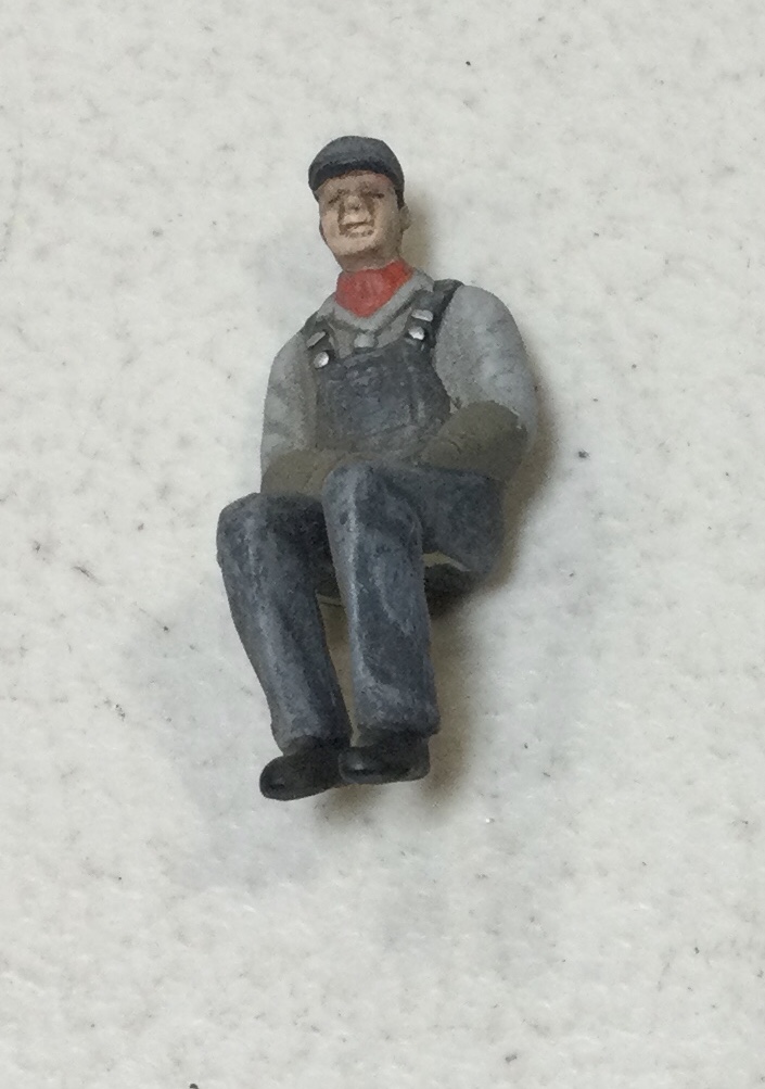 FIGURE / FIREMAN / SEATED / RAILKING ONE GAUGE CHALLENGER