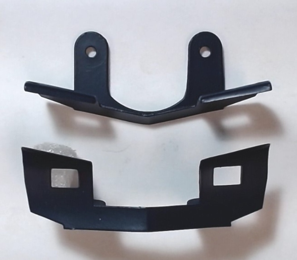 SNOWPLOW / COLORS MAY VARY / STANDARD SIZE / 34.5mm HOLE SPACING / W/HOLES FOR MU HOSES / PREMIER DIESELS / RAILKING DIESELS