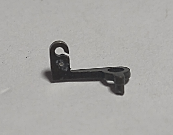 RETAINER / CHAIN / TENDER TRUCK TO FRAME / BLACK / LH OFFSET / LONG / PREMIER STEAM LOCOMOTIVES 