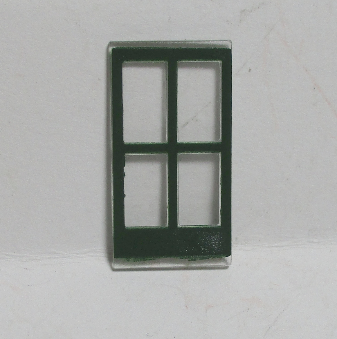 CAB WINDOW / 4-PANE / W/GREEN TRIM / PREMIER 0-8-0